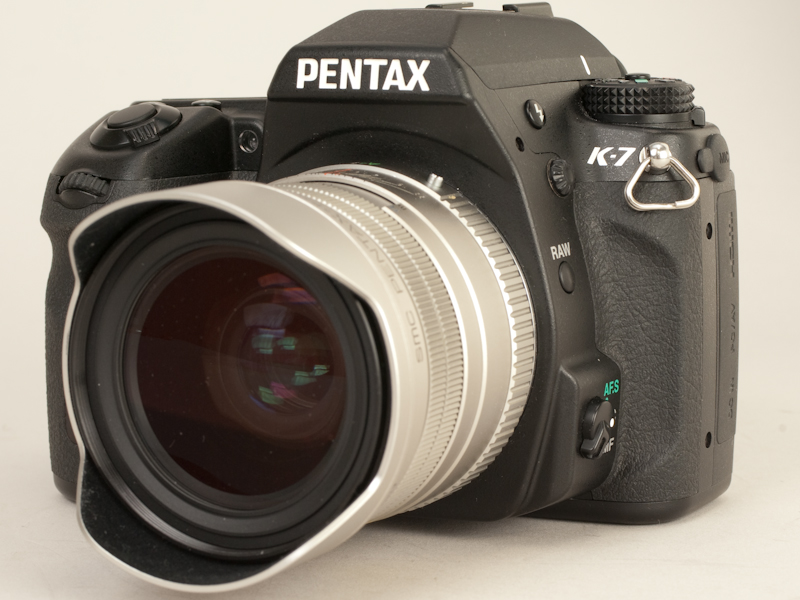 <b>FA 31mm F1.8 AL Limitedを装着したK-7</b>