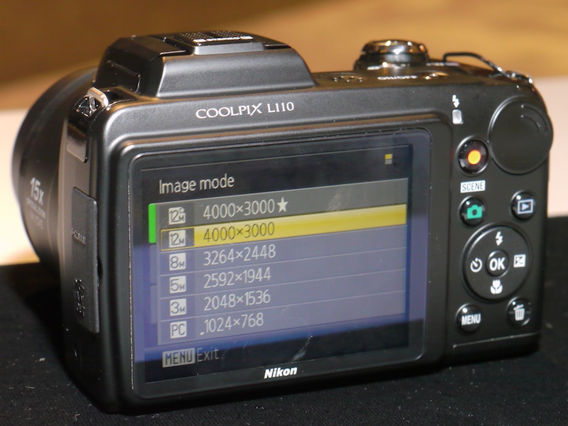 <b>COOLPIX L110</b>
