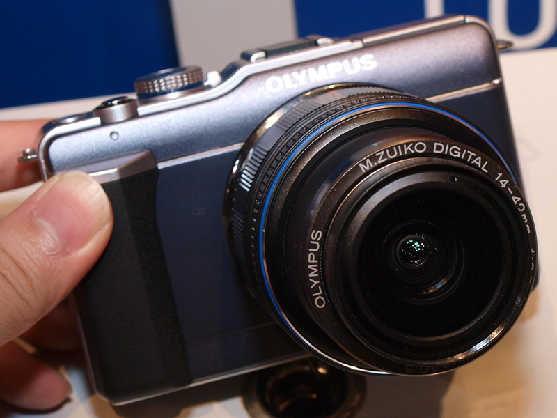 <b>手に持ってみるとカタログスペック以上に小さく感じる</b>