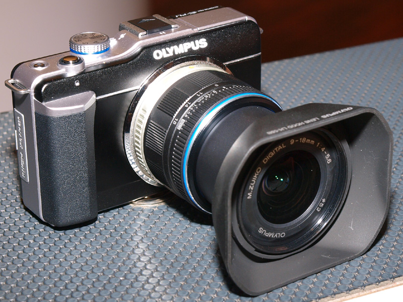 <b>E-PL1に装着したところ</b>