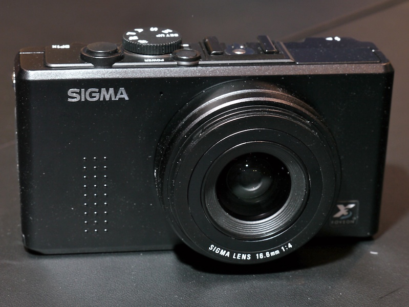 <b>DP1x。ついにTRUE IIを搭載</b>