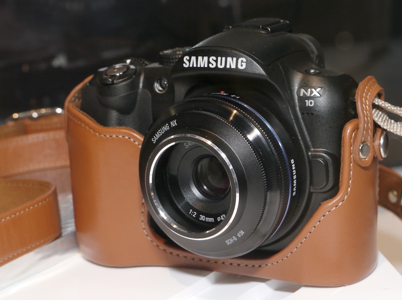 <b>フジツボ型フード、ボディジャケット、ストラップのドレスアップアイテムを参考出品</b>