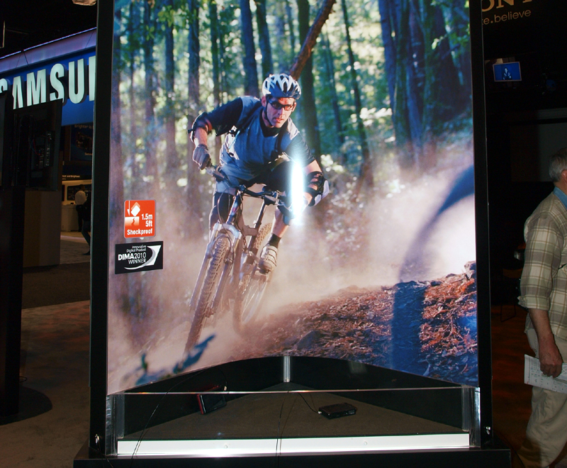 <b>落下させても大丈夫! という実験コーナー</b>