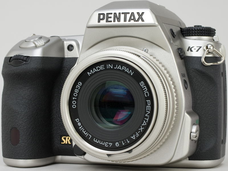 <b>FA 43mm F1.9 Limitedを装着したK-7 Limited Silver</b>