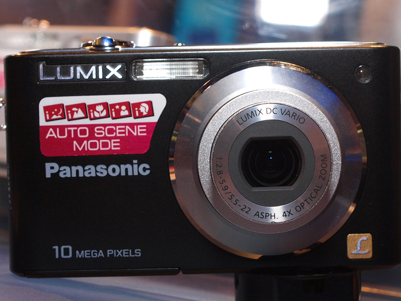 <b>LUMIX DMC-F2</b>