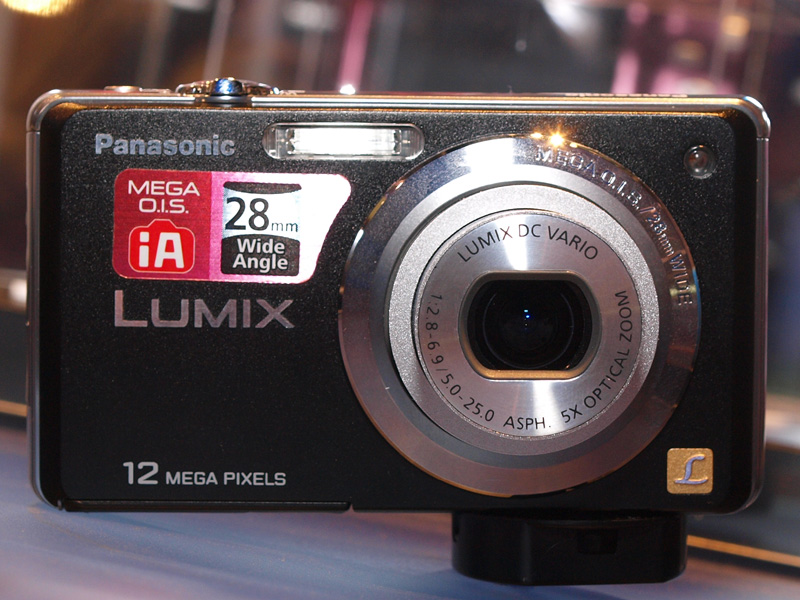 <b>LUMIX DMC-FH1（日本名：LUMIX DMC-FS10）</b>