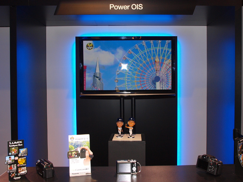 <b>低速シャッターにさらに強くなったという手ブレ補正機構の「POWER O.I.S.」</b>