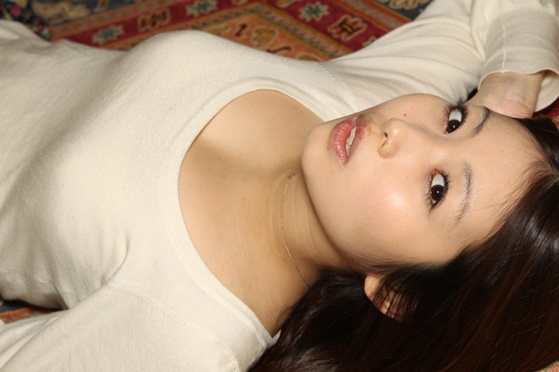 <b>自作ディフューザーと580EX II×1台による作例。低感度と美味しい絞り値を得るにはフル発光が必須ですが、PS-300は安定した高速チャージを提供してくれます（いずれもEOS-1D Mark IVで撮影）</b>