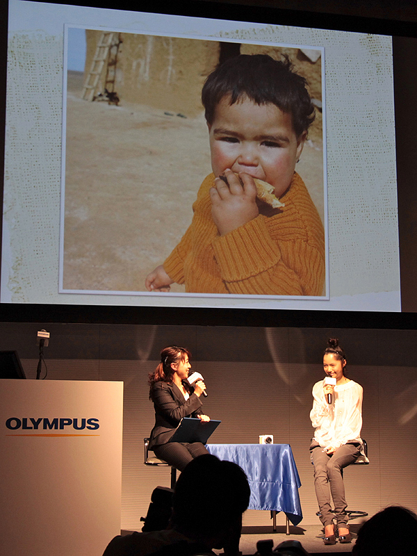 <b>「人に出会うと撮りたくなります。6：6で撮るときは、右に人を寄せる癖があるみたいですね」</b>