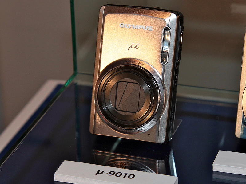 <b>μ-9010。光学10倍の1,400万画素機</b>