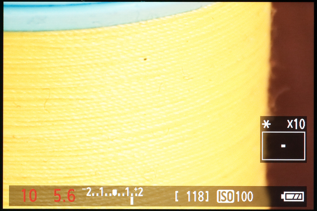 <b>ライブビューの拡大表示状態の画面。倍率は5倍と10倍。液晶モニターの解像度が高いので、MFでのピント合わせはやりやすい</b>