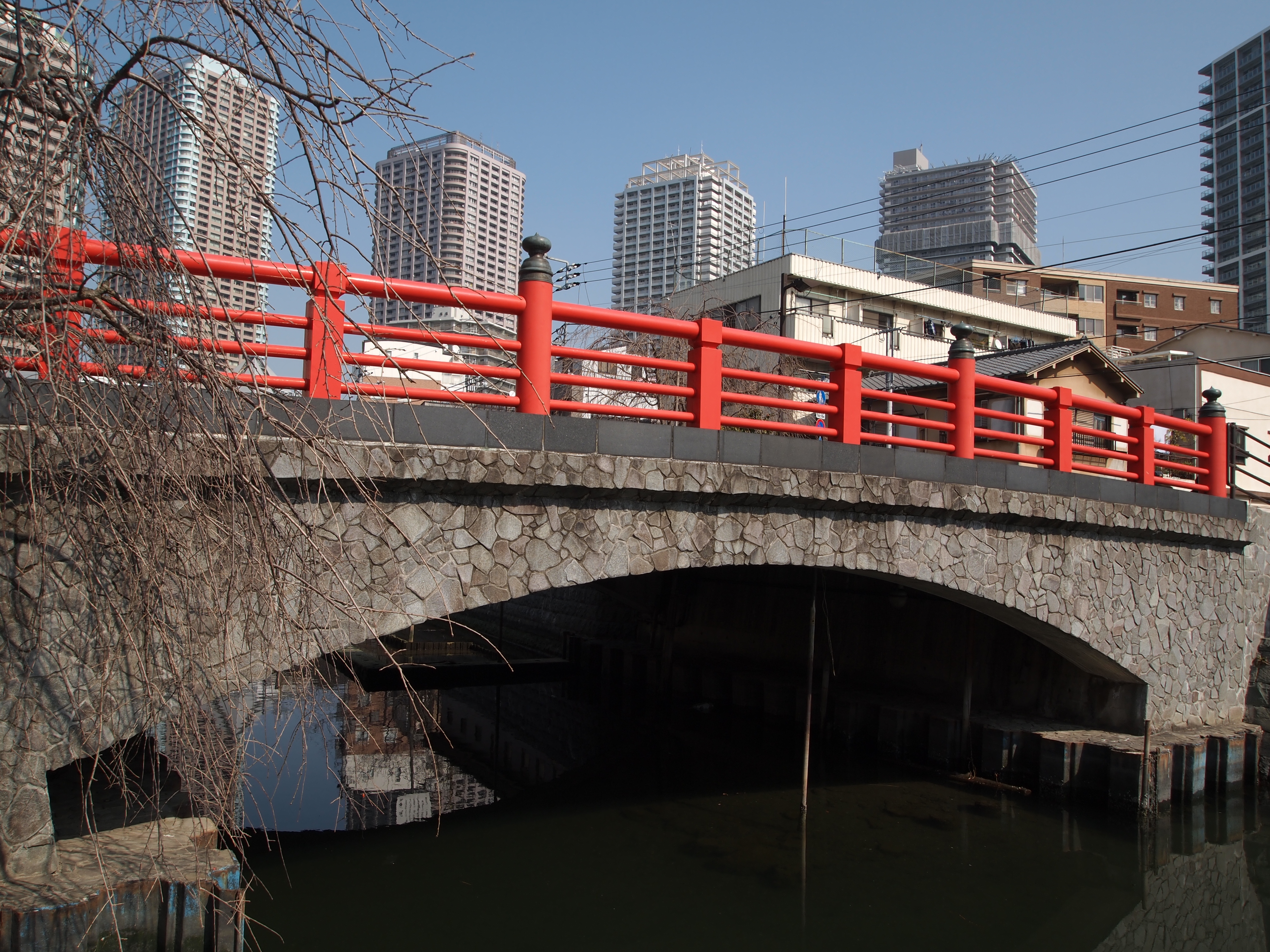 <b>E-PL1 / M.ZUIKO DIGITAL ED-14-42mm F3.5-5.6 L / 約5.7MB / 4,032×3,024 / 1/320秒 / F7.1 / -0.3EV / ISO100 / WB:オート / 14mm</b>