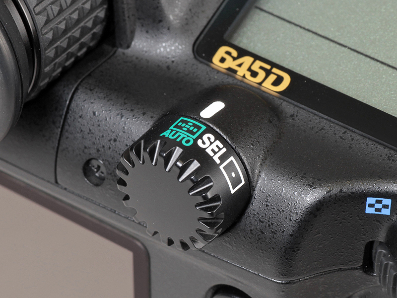 <b>同右側には測拠点切替えダイヤル</b>