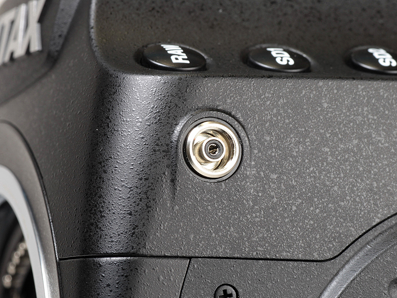 <b>シンクロソケットも備える</b>