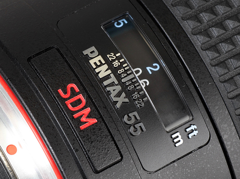 <b>距離指標窓を備える</b>