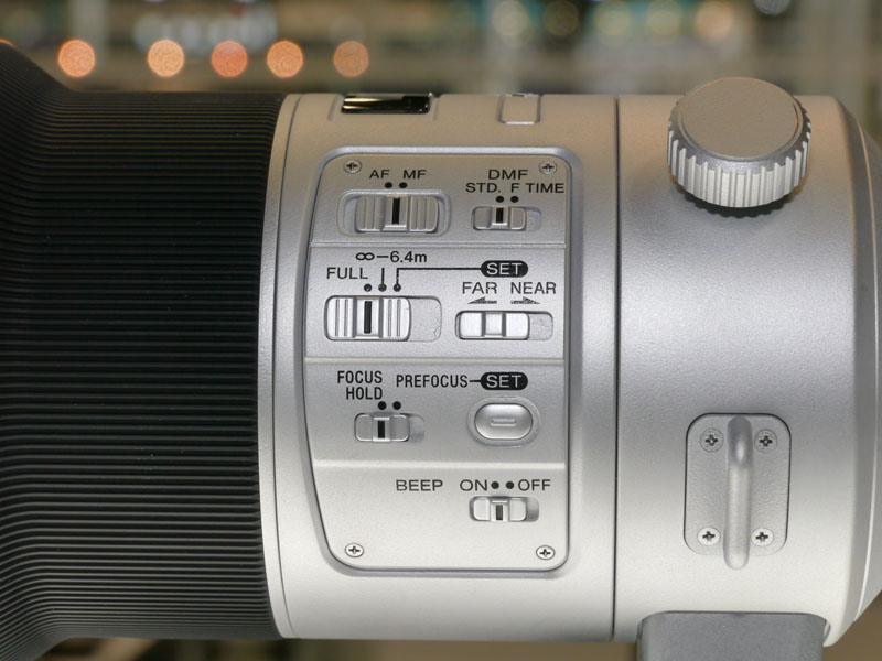 <b>超望遠Gレンズ 500mm F4の操作部</b>