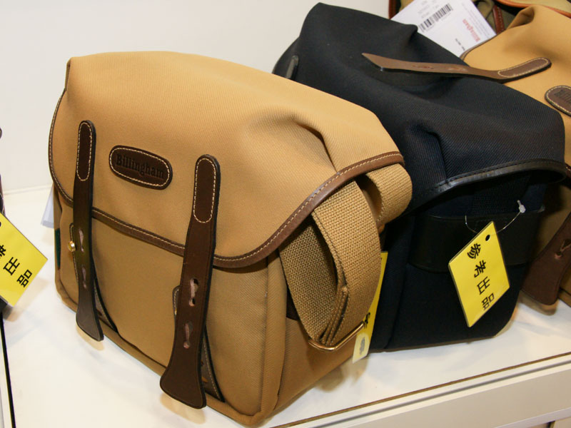 <b>参考出品のカメラバッグ</b>