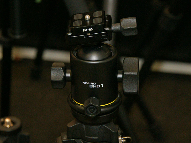 <b>3つのハンドルを備えるBHDシリーズボール雲台</b>