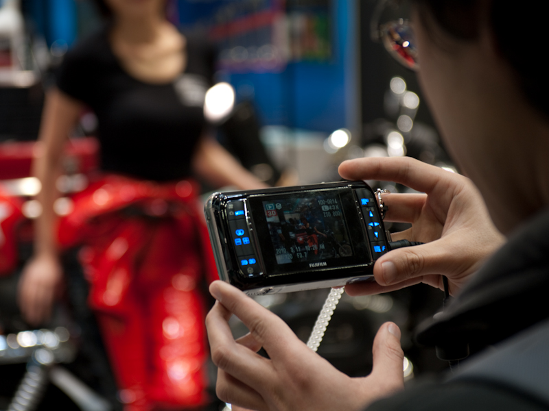 <b>試用コーナーを設置</b>