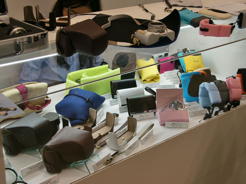 <b>純正アクセサリーが並んでいる</b>