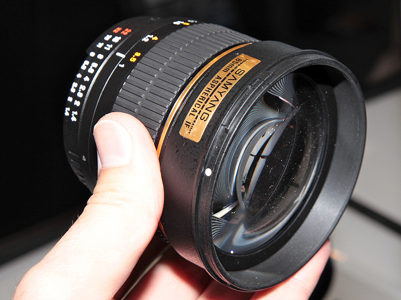 <b>85mm F1.4（35mmフルサイズ対応）</b>