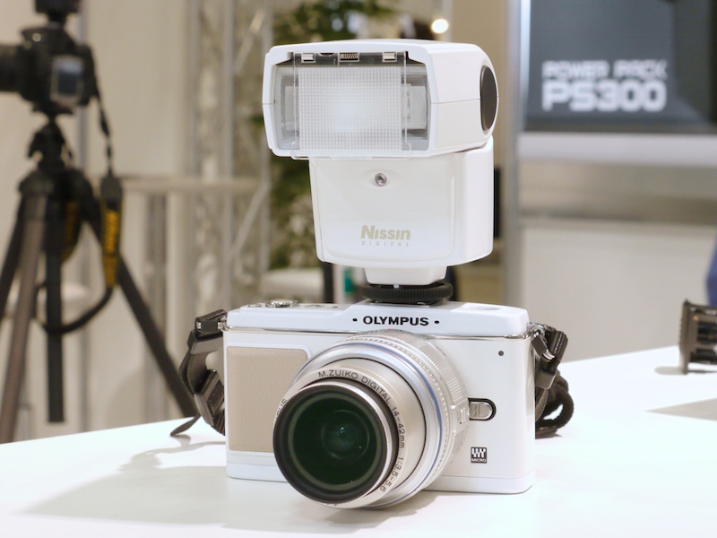 <b>E-P1ホワイトとの組み合わせ例</b>