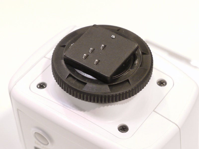 <b>アクセサリーシューの接点</b>