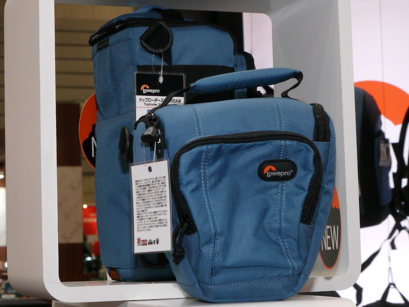 <b>同じくトップローダーズーム55AWとトップローダーズーム45AW。カラーはシーブルー</b>