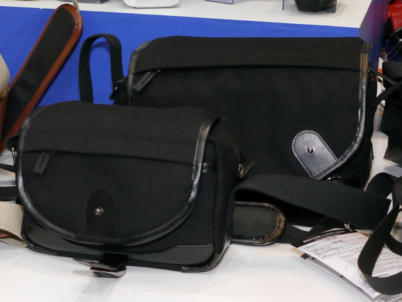 <b>同じくピクスギア クラシック ショルダーバッグ。カラーはブラック</b>