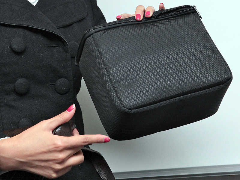 <b>内部には取外しできるインナーを装備</b>