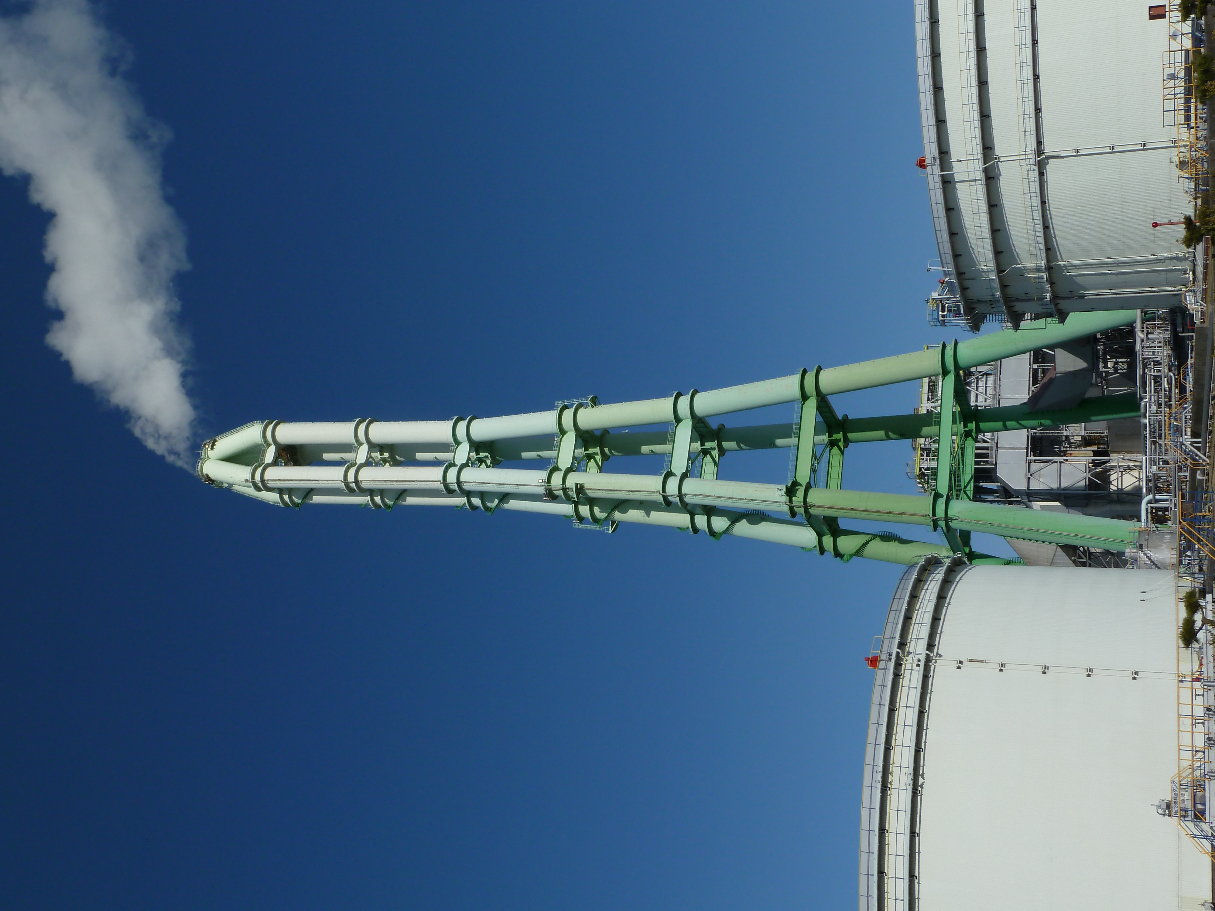 <b>DMC-TZ10 / 約4.5MB / 3,000×4,000 / 1/800秒 / F5.6 / -0.7EV / ISO80 / WB:オート / 5.7mm</b>