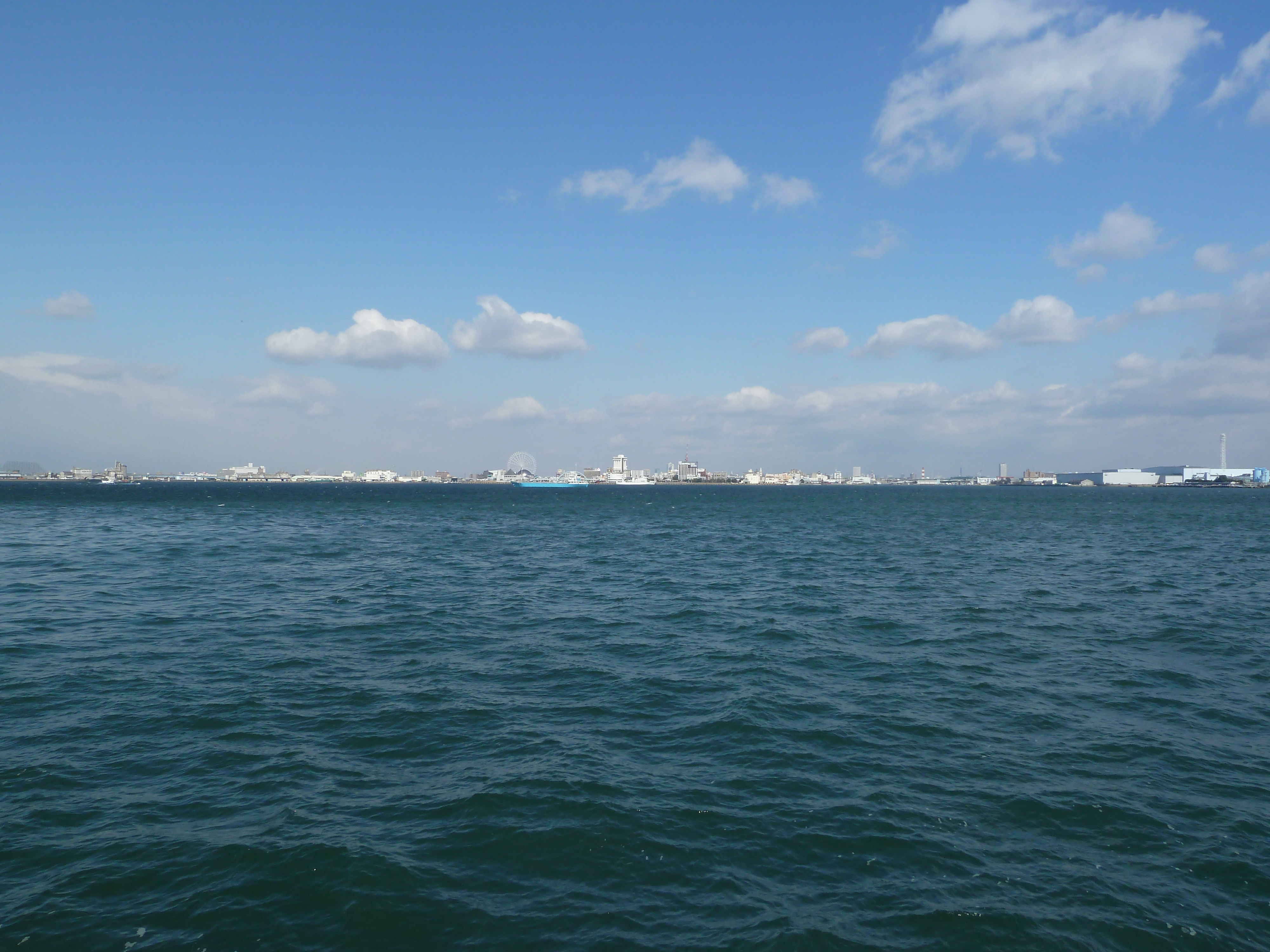 <b>広角端<br>DMC-TZ10 / 約4.2MB / 4,000×3,000 / 1/400秒 / F5.6 / -0.3EV / ISO80 / WB:オート / 4.1mm</b>