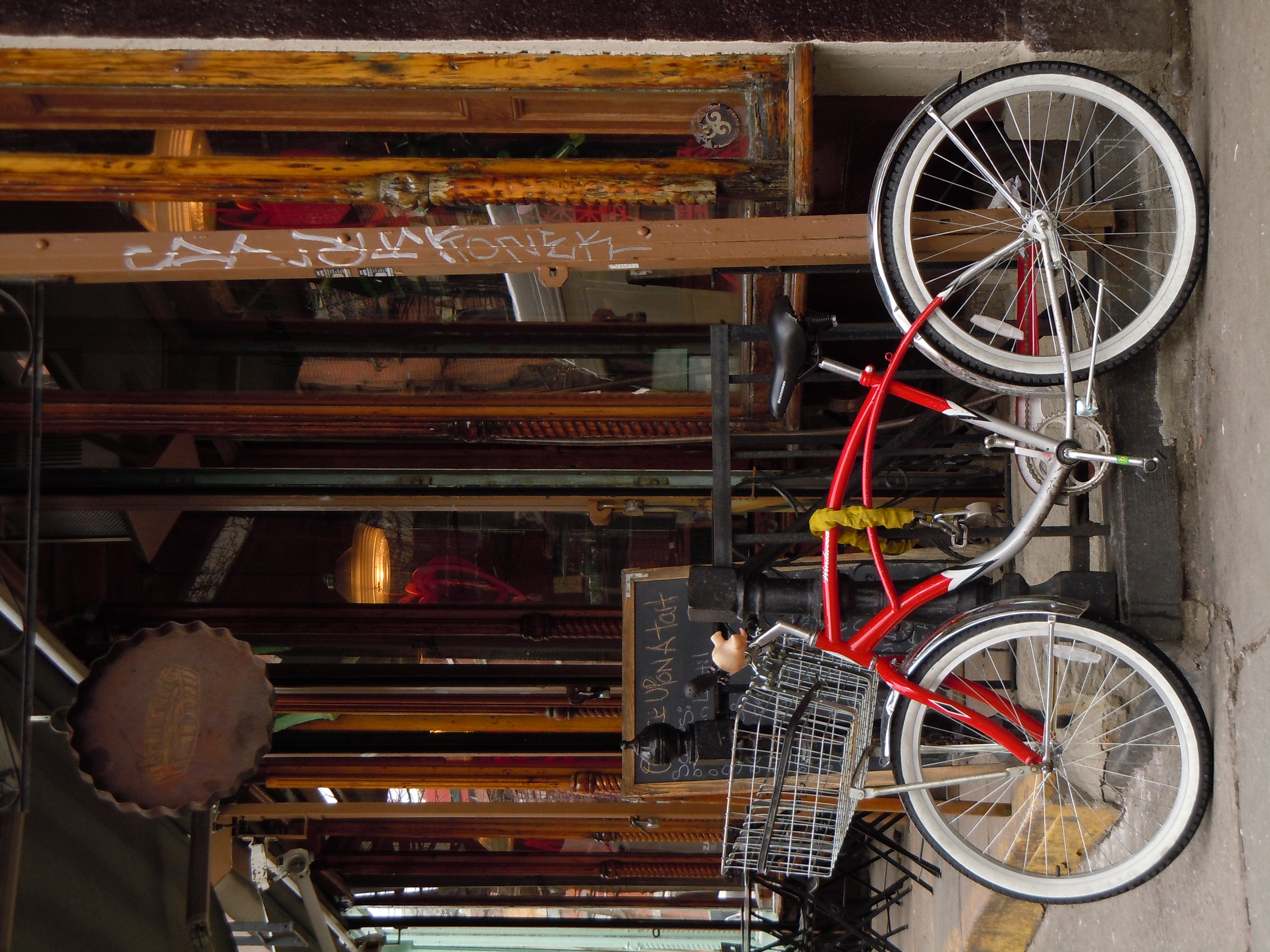 <b>COOLPIX S8000 / 約5.4MB / 3,240×4,320 / 1/100秒 / F4.4 / -0.7EV / ISO200 / WB:曇天 / 16mm</b>