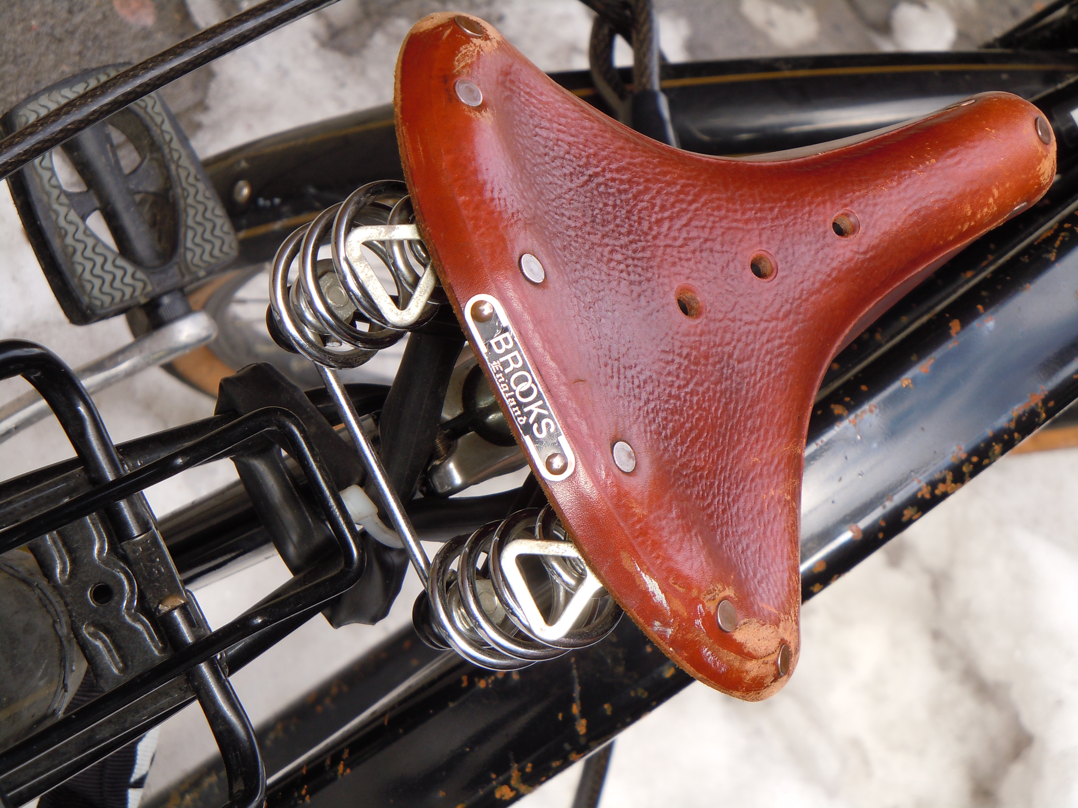 <b>COOLPIX S8000 / 約5.2MB / 3,240×4,320 / 1/125秒 / F4.6 / 0EV / ISO100 / WB:曇天 / 24mm</b>