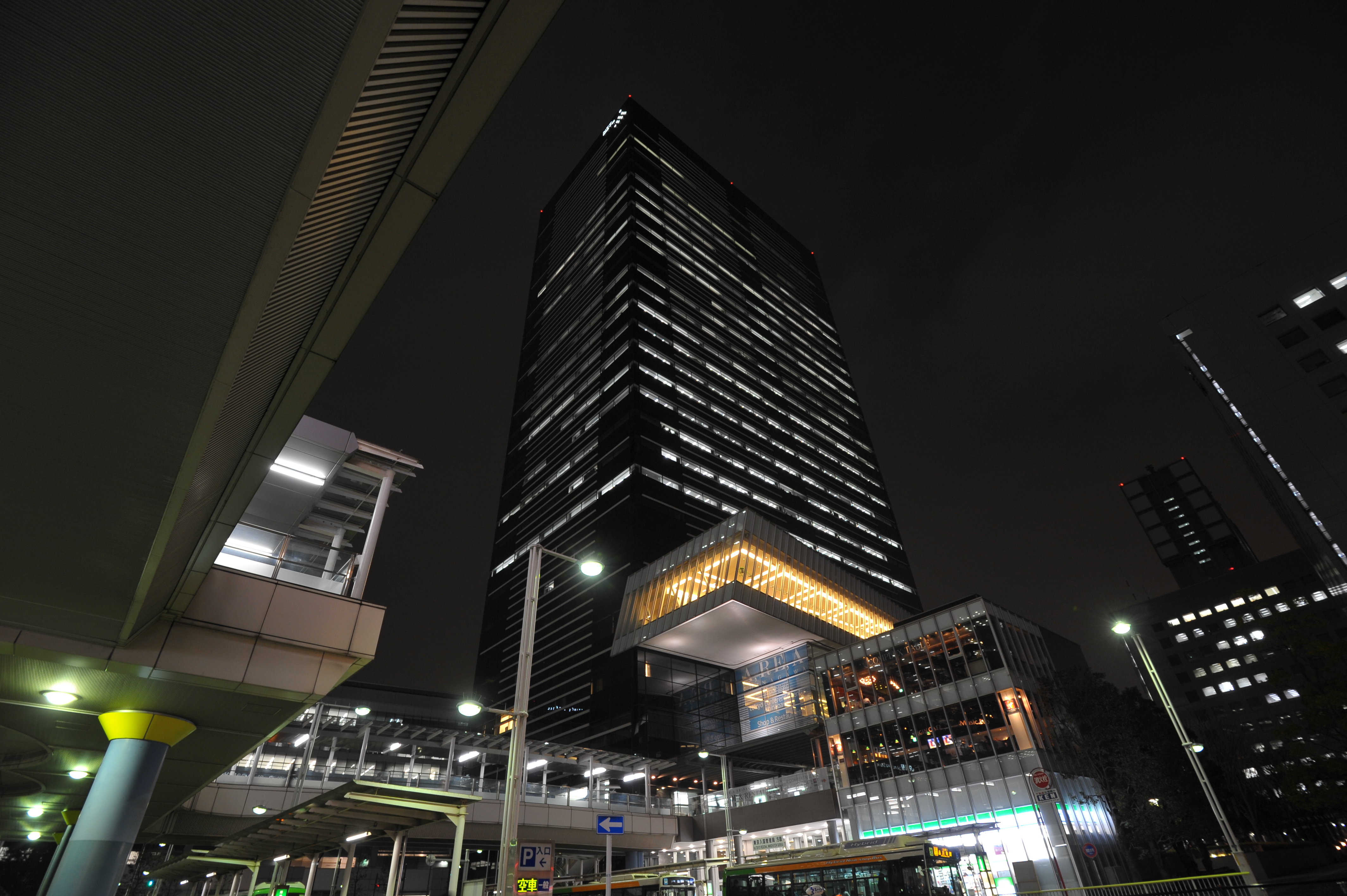 <b>D700 / AF-S NIKKOR 16-35mm F4 G ED VR / 約4.6MB / 4,256×2,832 / 1/5秒 / F5.6 / 0EV / ISO500 / WB:オート / 16mm</b>