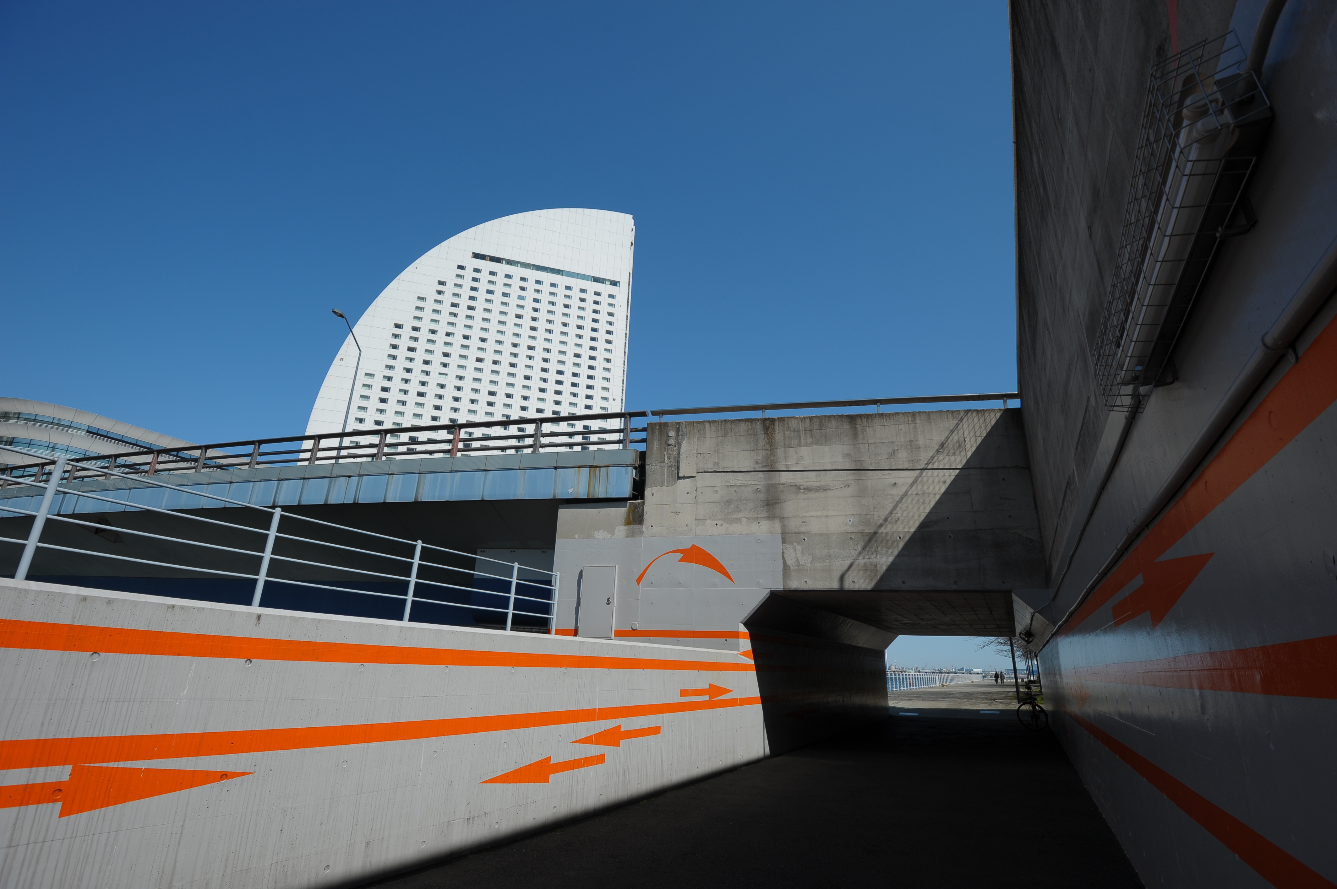 <b>D700 / AF-S NIKKOR 16-35mm F4 G ED VR / 約3.5MB / 4,256×2,832 / 1/640秒 / F8 / -0.3EV / ISO200 / WB:オート / 16mm</b>