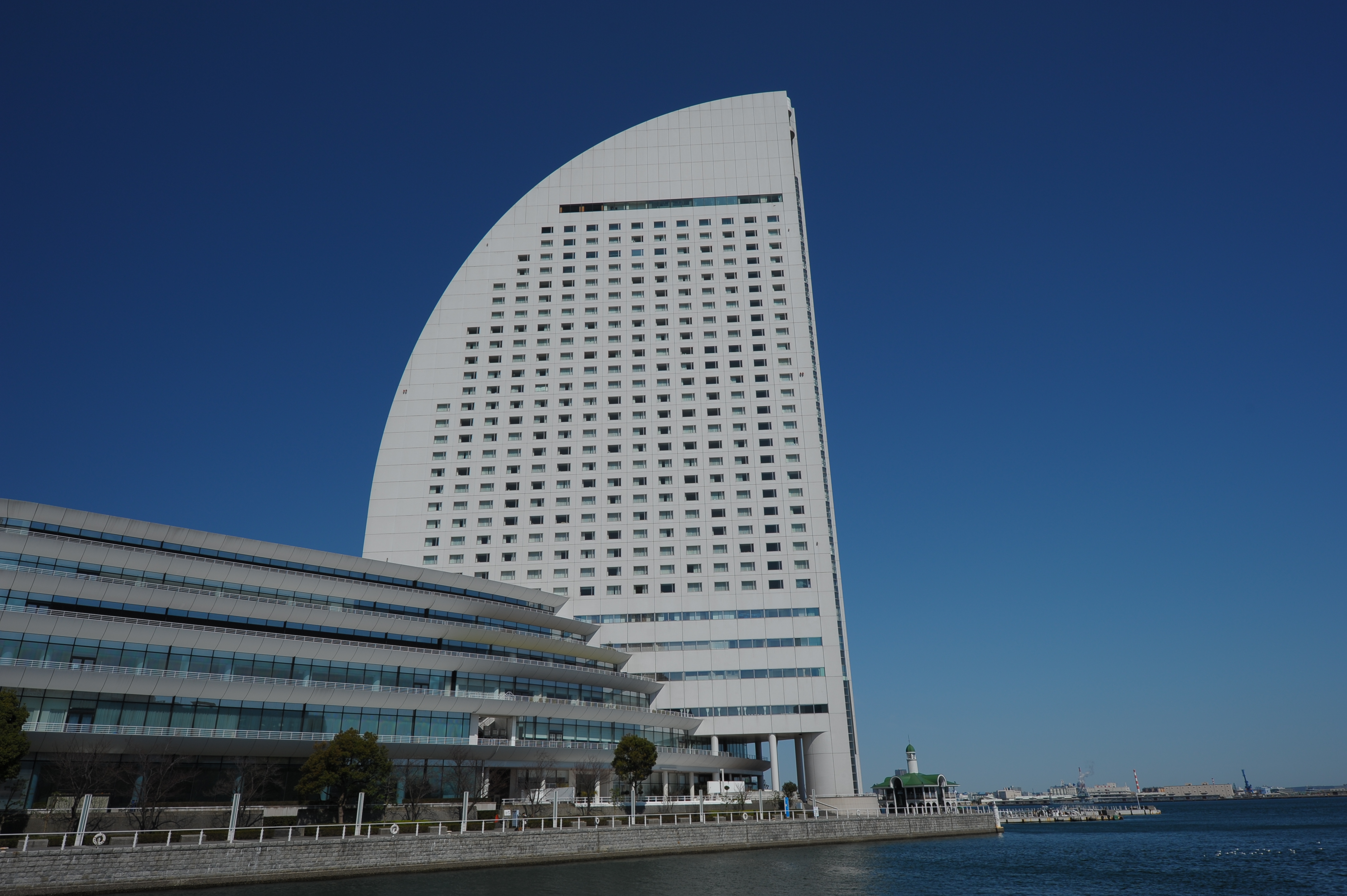 <b>D700 / AF-S NIKKOR 16-35mm F4 G ED VR / 約3.6MB / 4,256×2,832 / 1/400秒 / F8 / 0EV / ISO200 / WB:オート / 23mm</b>