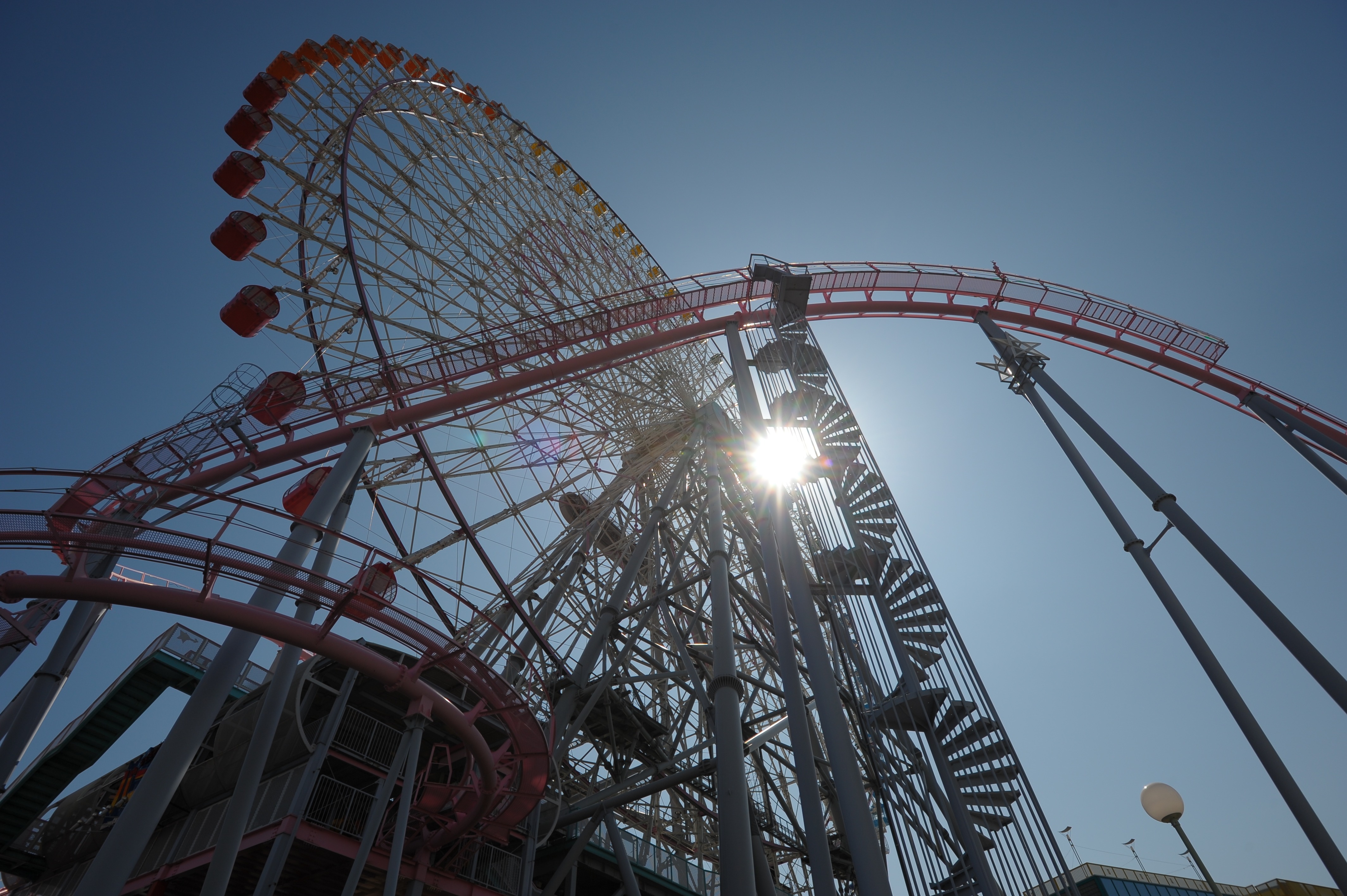 <b>D700 / AF-S NIKKOR 16-35mm F4 G ED VR / 約4.5MB / 4,256×2,832 / 1/1,000秒 / F8 / +1EV / ISO200 / WB:オート / 16mm</b>