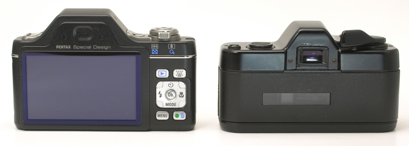 <b>ペンタックスオート110の最終バージョンであるオート110スーパー（右）とOptio I-10。オート110スーパーでセルフタイマーのLED表示があった位置にストロボ発光部、ファインダーアイピースの位置にスピーカーがレイアウトされている</b>
