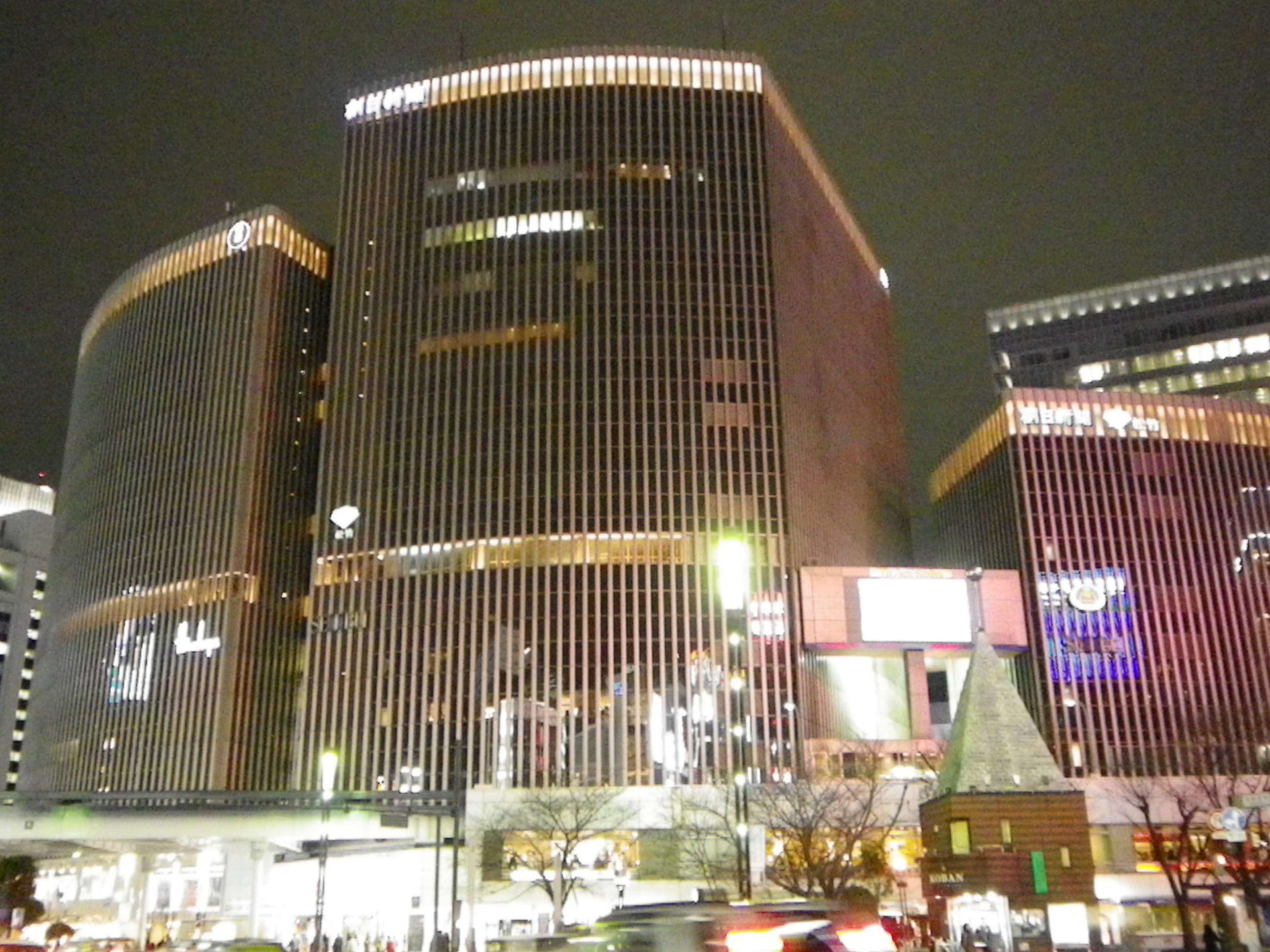 <b>Optio I-10 / 約1.1MB / 2,592×1,944 / 1/13秒 / F3.9 / 0EV / ISO3200 / WB:オート / 6.4mm</b>