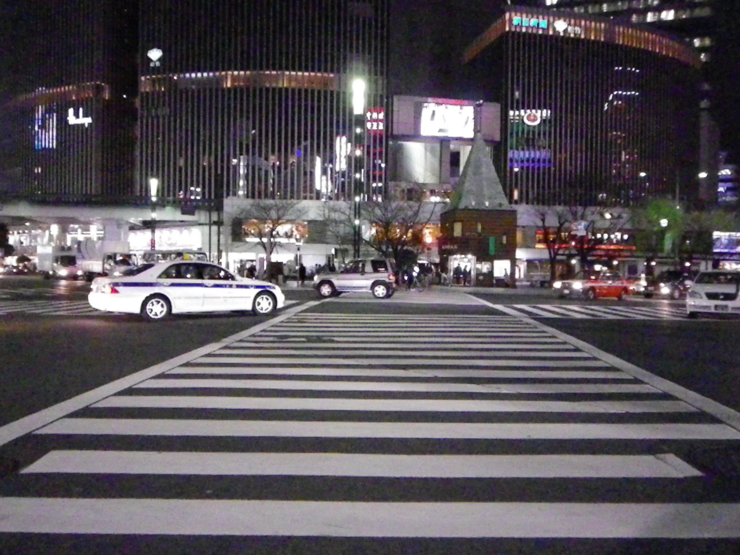 <b>Optio I-10 / 約1.1MB / 2,592×1,944 / 1/80秒 / F3.5 / 0EV / ISO6400 / WB:オート / 5mm</b>