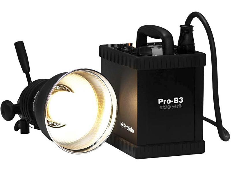 <b>ストロボとの接続例</b>