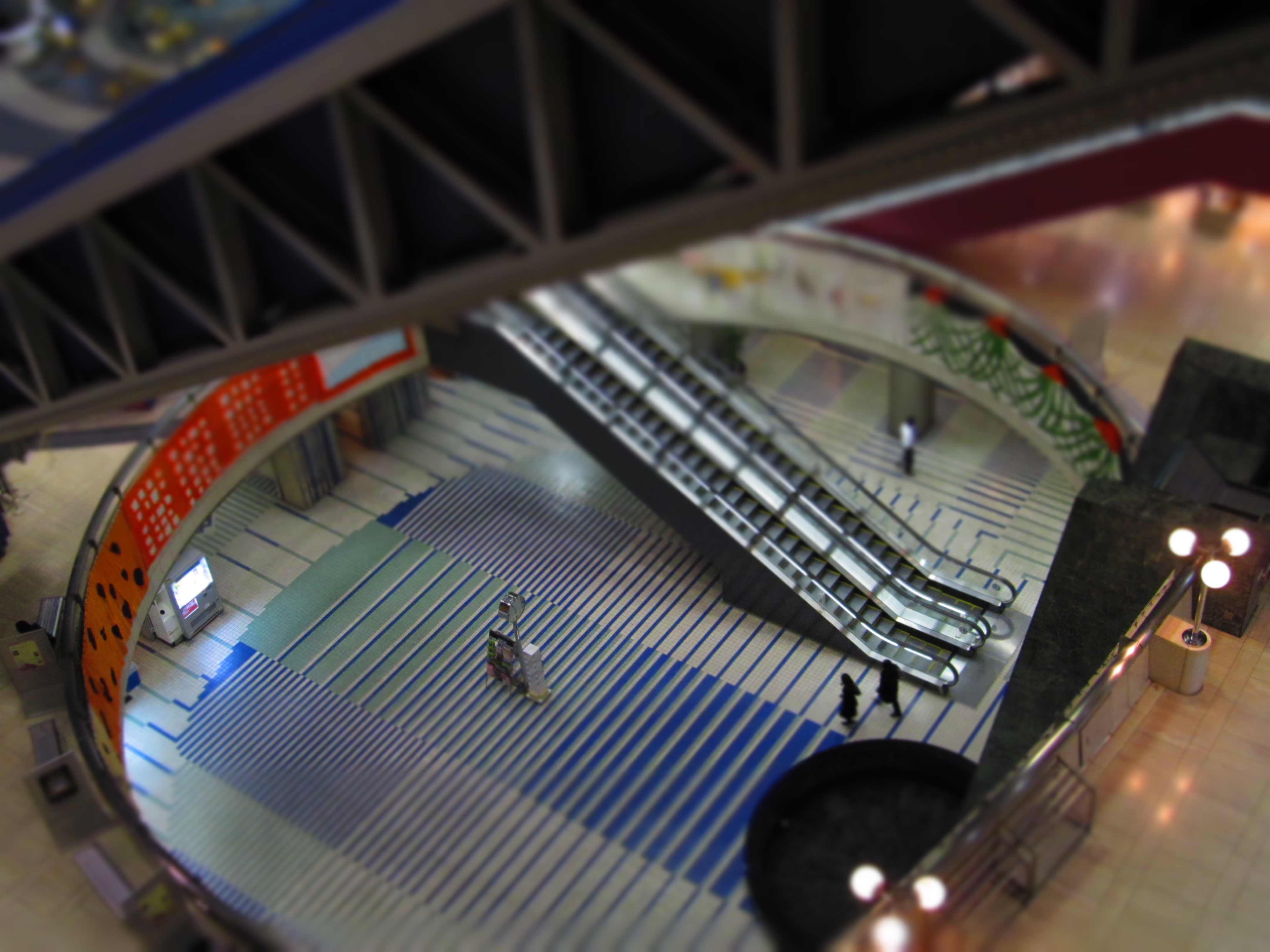 <b>PowerShot SX210 IS / 4,320×3,240 / 1/20秒 / F3.5 / -0.7EV / ISO400 / ジオラマ風 / WB:オート / 8.5mm</b>