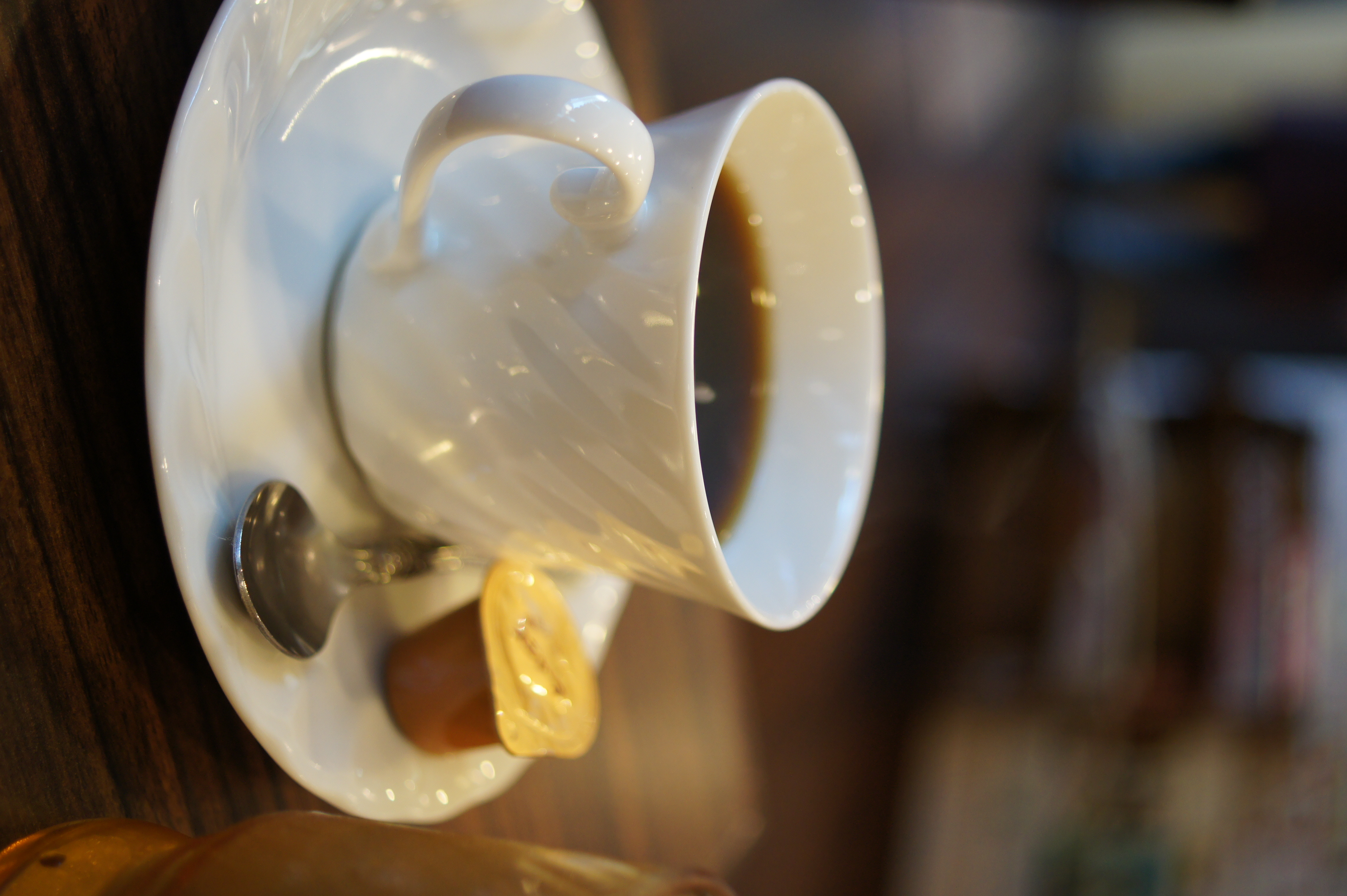 <b>α550 / DT 30mm F2.8 Macro SAM / 約3.6MB / 4,592×3,056 / 1/50秒 / F2.8 / +0.3EV / ISO500 / 30mm</b>