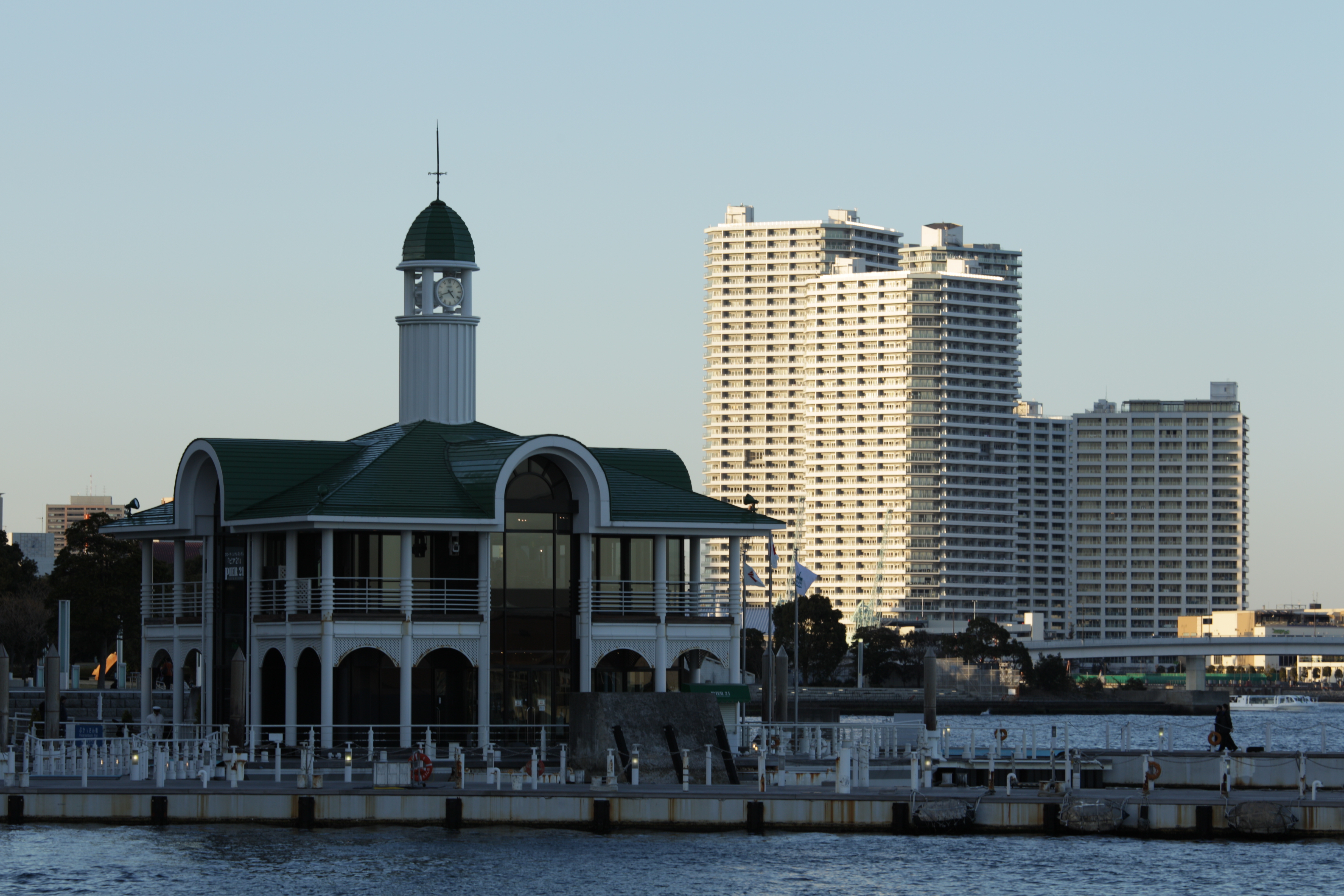 <b>EOS-1D Mark IV / EF 70-200mm F4 L IS USM / 4,896×3,264 / 1/100秒 / F8 / 0EV / ISO100 / マニュアル / WB:太陽光 / 116mm</b>