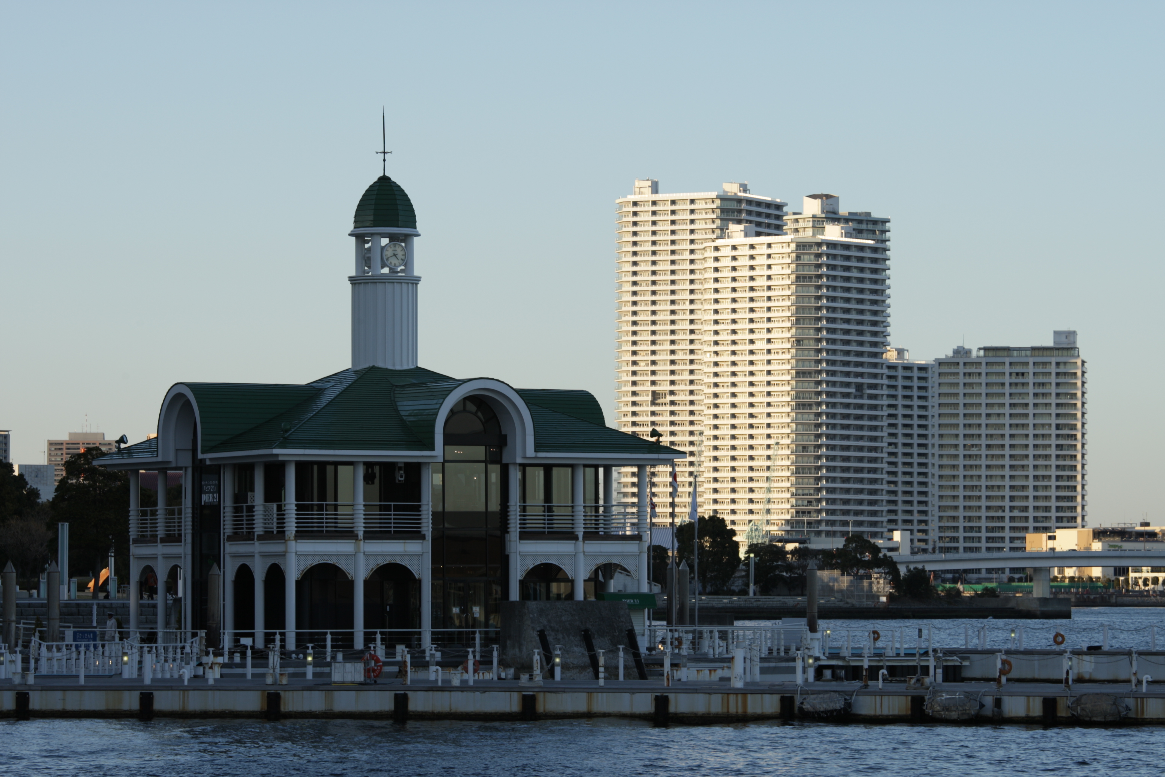 <b>EOS-1D Mark III / EF 70-200mm F4 L IS USM / 3,888×2,592 / 1/100秒 / F8 / 0EV / ISO100 / マニュアル / WB:太陽光 / 116mm</b>