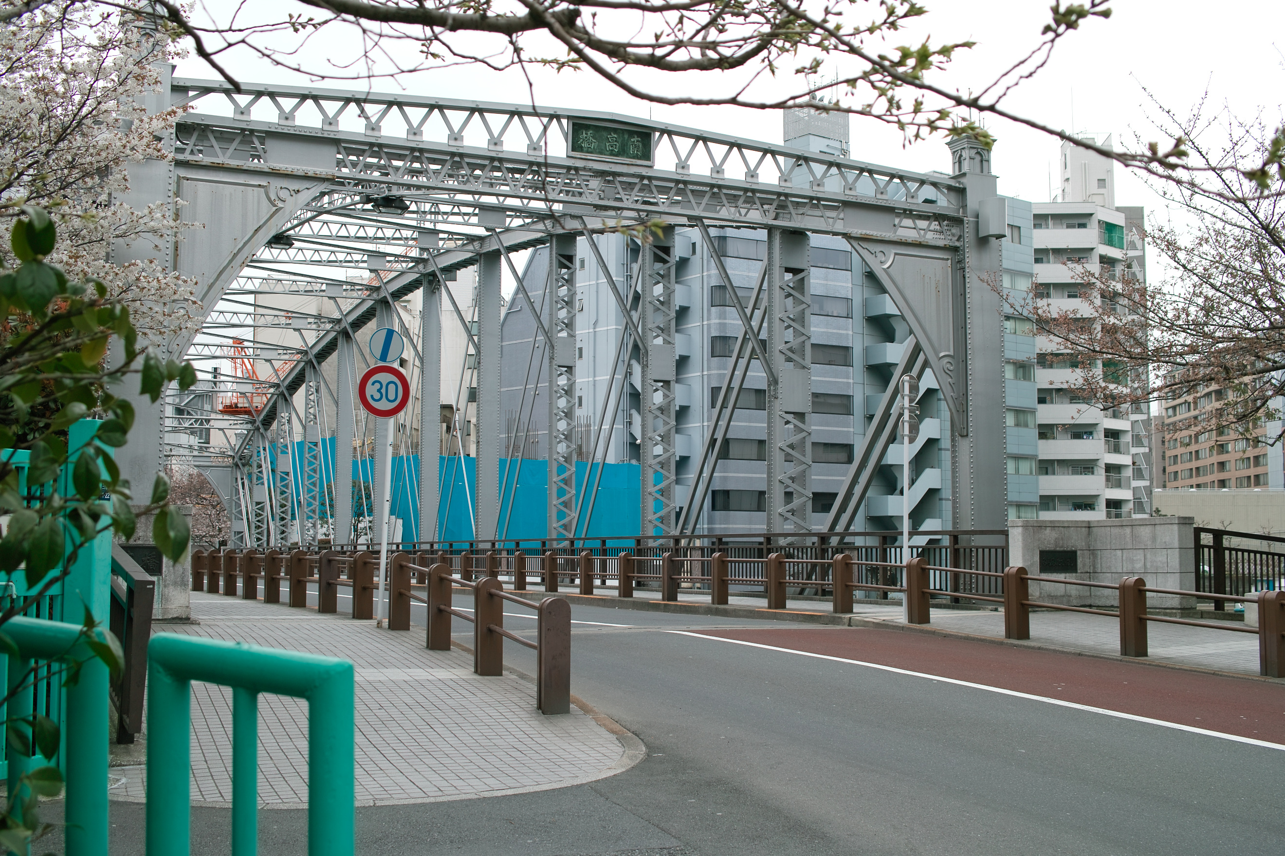 <b>DP2s / 約1.9MB / 2,640×1,760 / 1/125秒 / F4.5 / +1EV / ISO100 / WB:オート</b>