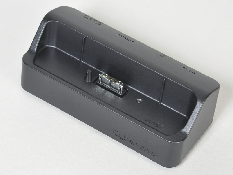 <b>付属のマルチ出力スタンド</b>