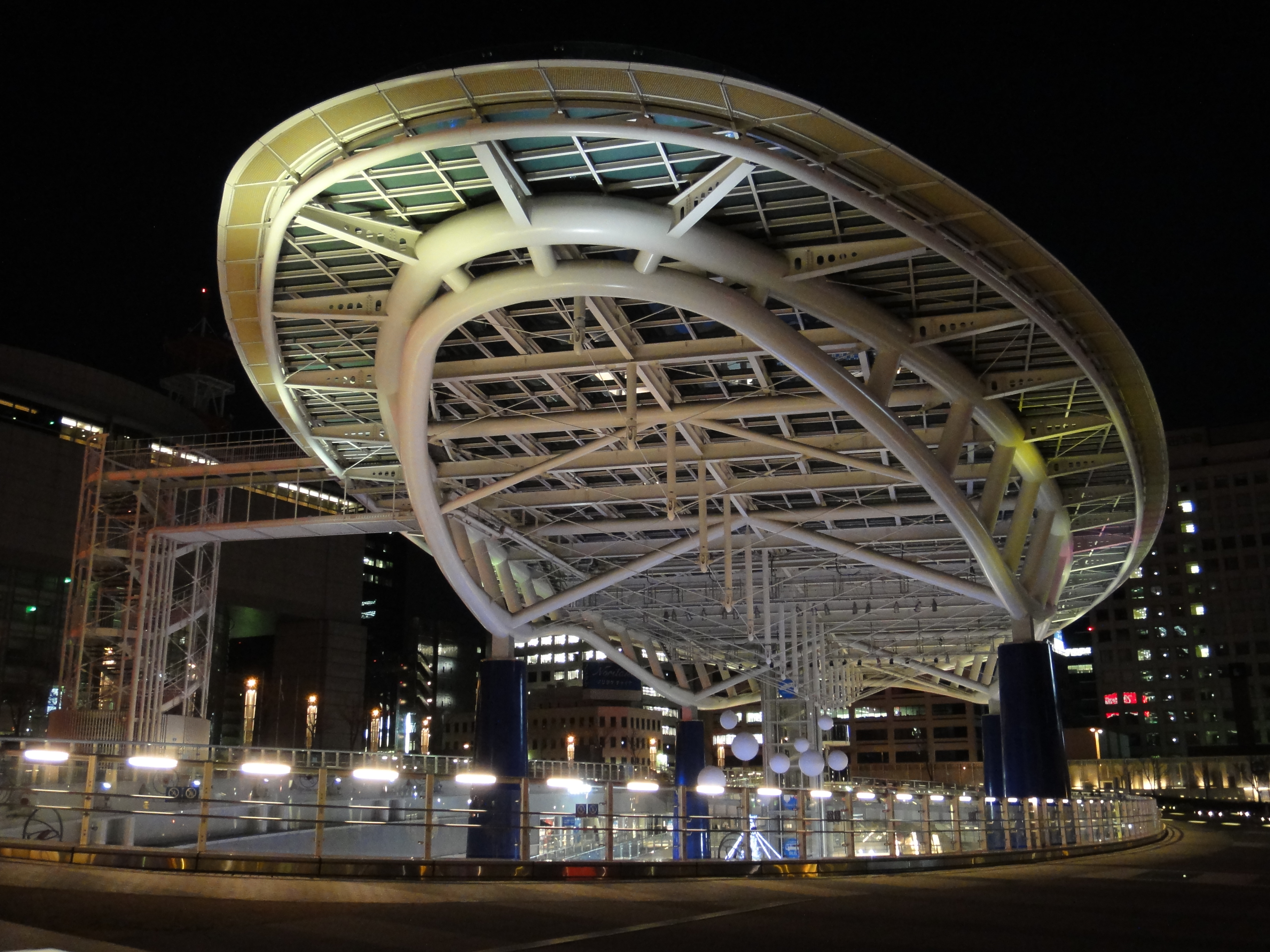 <b>プログラムオート（三脚使用）<br>DSC-TX7 / 約3.9MB / 3,648×2,736 / 1/10秒 / F3.5 / 0EV / ISO800 / WB:オート / 6.1mm</b>