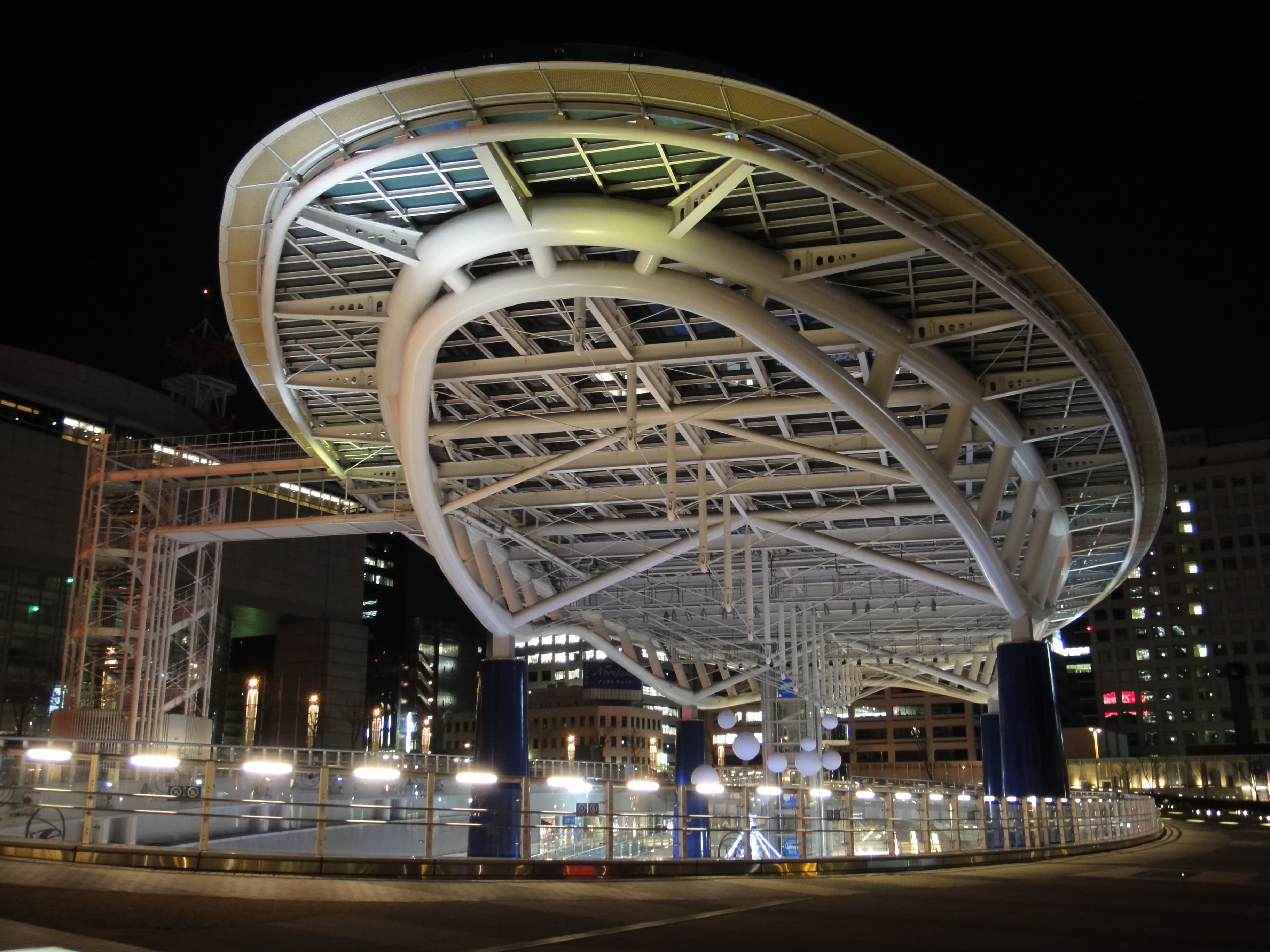 <b>手持ち夜景モード（三脚使用）<br>DSC-TX7 / 約3.8MB / 3,648×2,736 / 1/8秒 / F3.5 / 0EV / ISO800 / WB:オート / 6.1mm</b>